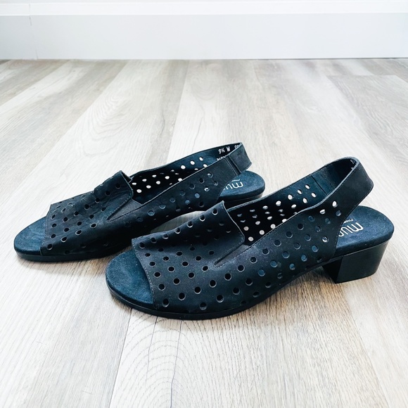 NEW Munro Mickee Black Perforated Slingback Sandals 9.5W